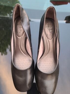 Life Stride Black Comfort Pump for Women